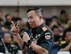 Edwin Adrian Sumantha: Panglima Perisai Hidup Presiden dan Wakil Presiden 5 Edwin Adrian Sumantha: Panglima Perisai Hidup Presiden dan Wakil Presiden