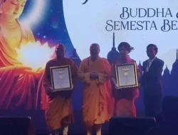 Ekayana Pecahkan Dua Rekor MURI: Mindfulness Terbesar di Perayaan Waisak 2 Ekayana Pecahkan Dua Rekor MURI: Mindfulness Terbesar di Perayaan Waisak