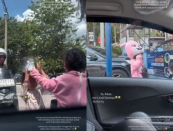 Aksi Mengemis Dua Anak di Pekanbaru: Ibu Tega Turunkan, Publik Murka