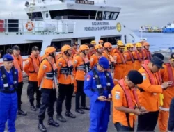 Tim SAR Intensifkan Pencarian Korban Kapal Tenggelam Selat Bali