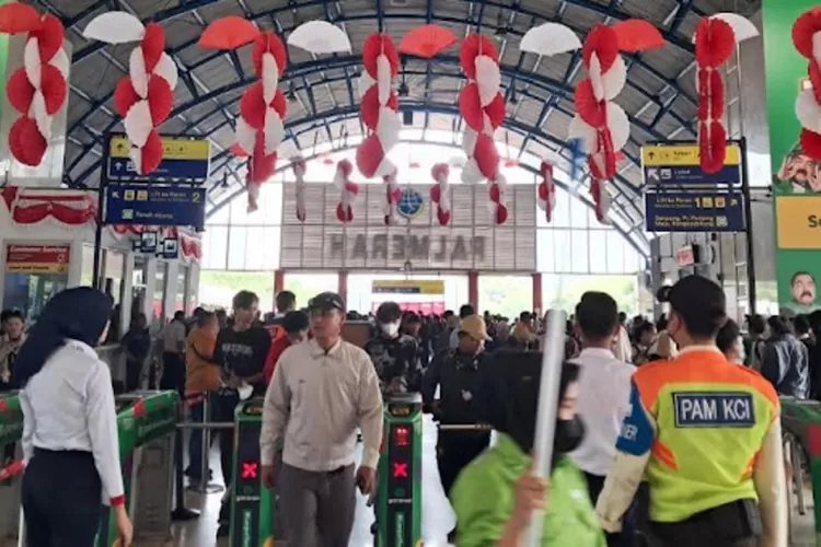 Demo Ricuh DPR KRL Kebayoran Terhenti Akses Ibu Kota Lumpuh