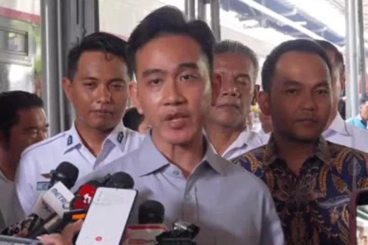 Gibran Prioritaskan Fasilitas Kereta Api Ramah Ibu Anak Lansia dan Difabel