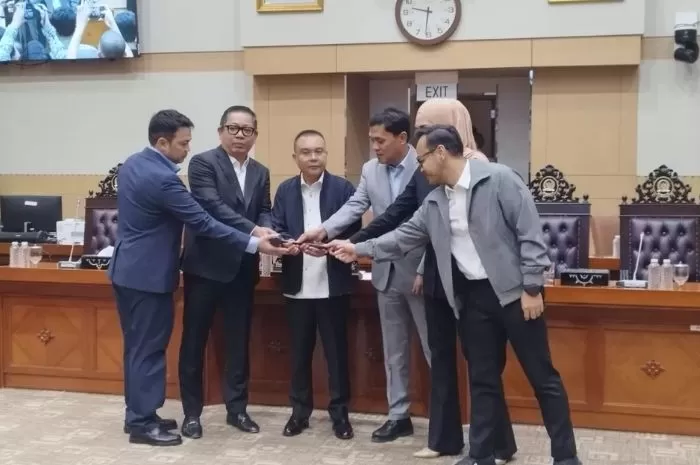 Geger DPR Rusdi Masse Geser Sahroni Ada Apa di Balik Kursi Komisi III