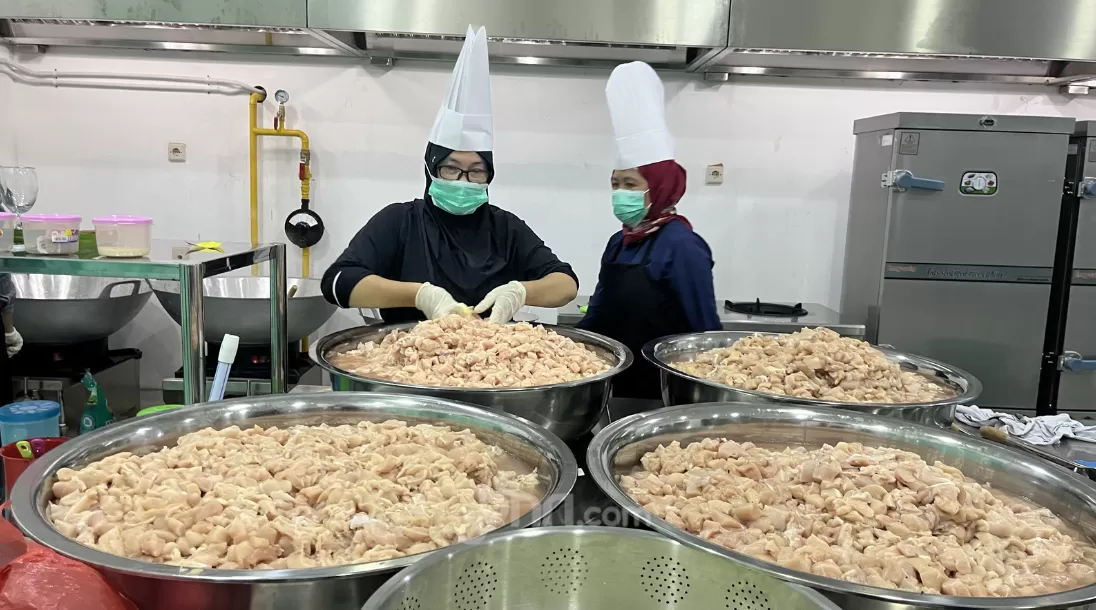 Makan Gratis Dibui Ancaman PHK Bagi Pelanggar SOP BGN