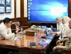 Rahasia Perbaikan Fasilitas Umum: Bocoran Diskusi MenPU dan Seskab Dini Hari