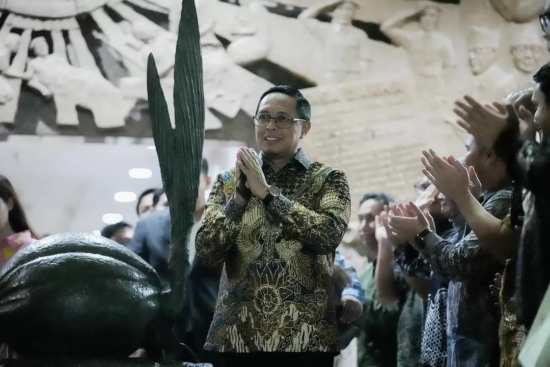 Rahasia Sukses Hasan Nasbi Dari PCO Menuju Puncak Pertamina