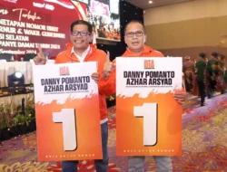 Serangan Fajar Ribuan Paket? Danny-Azhar Tersandung Fitnah Besar 7 Serangan Fajar Ribuan Paket? Danny-Azhar Tersandung Fitnah Besar
