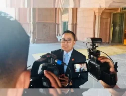 Setpres Ambil Sikap Tegas, ID Wartawan CNN Dikembalikan: Ada Apa Sebenarnya? 4 Setpres Ambil Sikap Tegas, ID Wartawan CNN Dikembalikan: Ada Apa Sebenarnya?