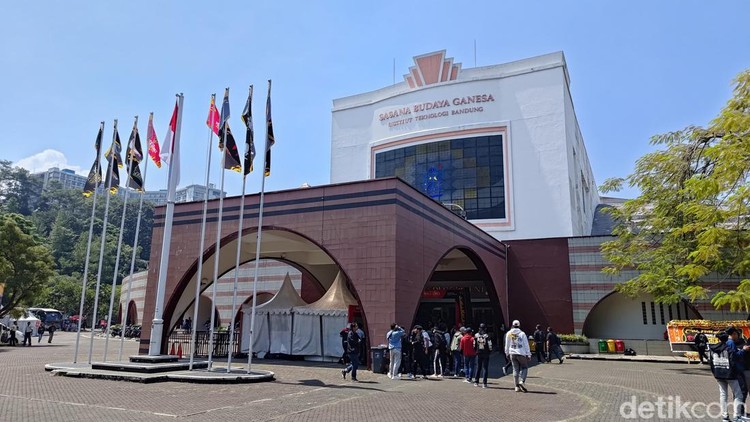 Gemuruh Grand Final FFWS ID 2024 Ribuan Fans Jadi Saksi Sejarah Epik