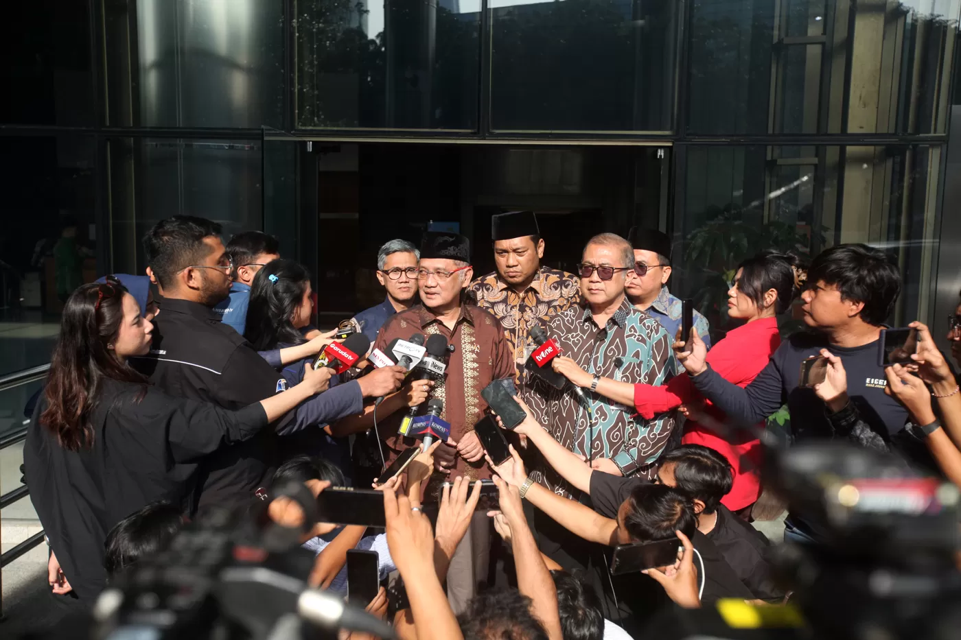 KPK Bongkar Korupsi Haji Rp 100 Miliar Uang Jamaah Dikembalikan Ada Apa