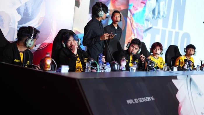 ONIC Esports Tak Tergoyahkan Raja Mobile Legends MPL ID Season 16