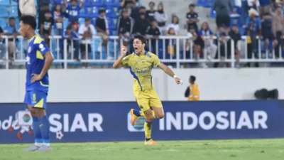Persib Bandung Bangkit 10 Pemain Gila gilaan Taklukkan Arena Hodak Terpesona