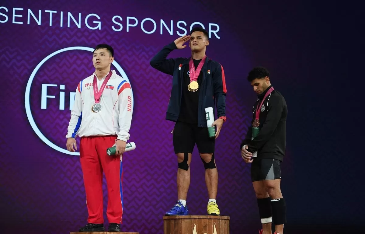Rizki Juniansyah Guncang Dunia Angkat Besi Dua Emas Rekor Dunia dan Sejarah Baru
